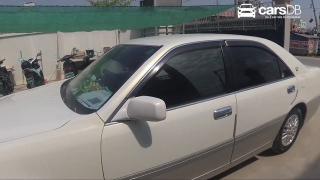 Toyota Crown Royal Saloon 2002