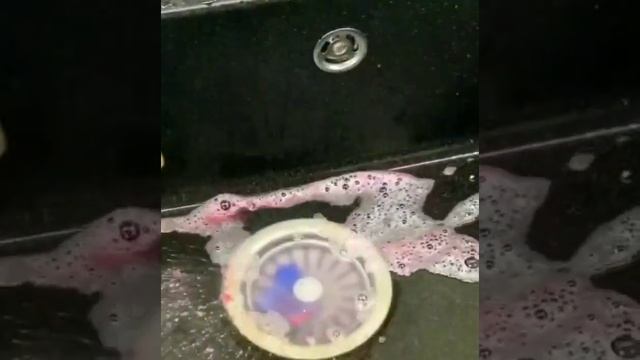 полезно знать ? очищаем слив и стиралку с помощью горячей воды и таблетки для посудомойки מנקים смотреть онлайн