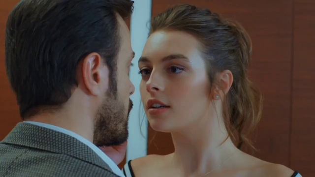 Melis Sezen Sadakatsiz Dizisi Frikikleri Ve öpüşme Sahneleri