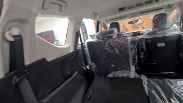 2023 Mitsubishi Xpander Cross 1.5G 2WD AT 2-TONE