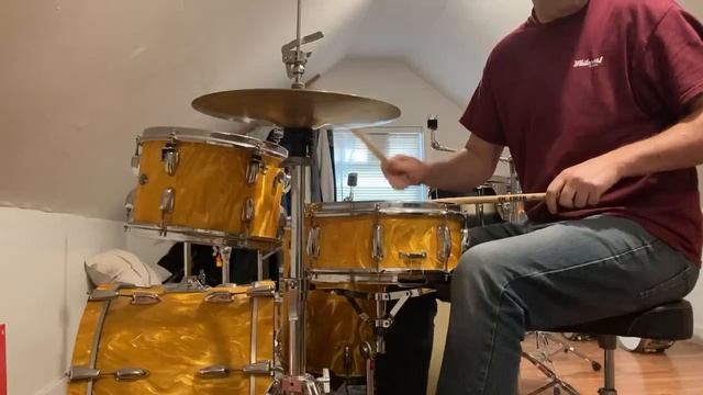 1970's mishmash Slingerland Gold Satin Flame drum set! Groovy baby! смотреть онлайн