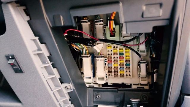 Where is the Fuse Box on a Ford Ranger смотреть онлайн