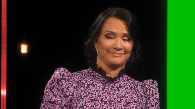Caroline Klär Av Sig Kläderna Och Visar Sig Naken | Naked Attraction Sverige | Discovery+ Sverige