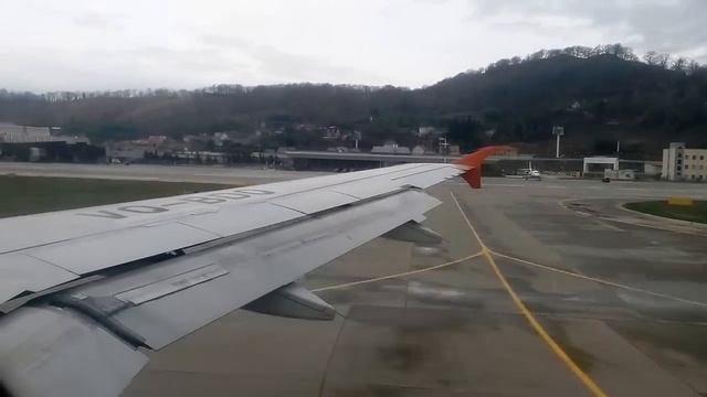 Взлёт из аэропорта Сочи. AirBus A320 ГТК Россия смотреть онлайн