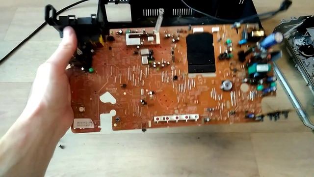 Склько меди в видике FUNAI видеомагнитофон на разбор сколько железа. Деньги из хлама. Добываю медь. смотреть онлайн