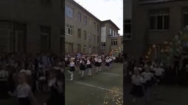 Танец "С 1 сентября" Ангел Бэби смотреть онлайн