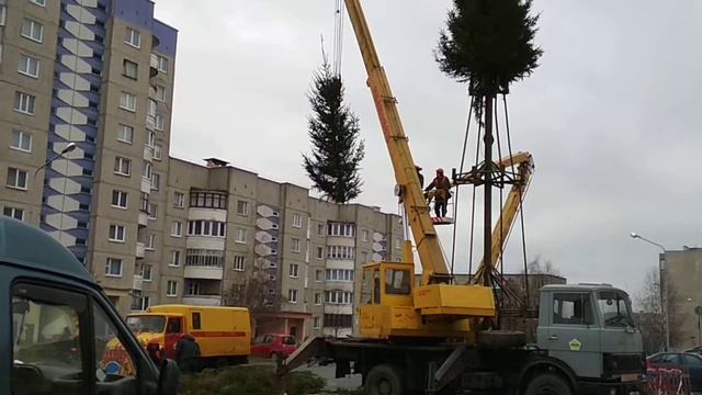 Скоро Новый Год. Ёлка. Универсам. Волковыск. смотреть онлайн