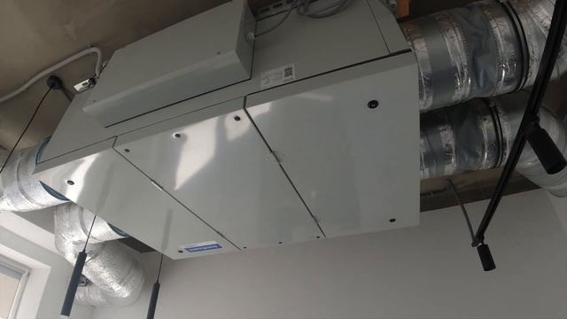 Вентиляция и кондиционирование в офисе. 3 этажа по 170м2. Приточно вытяжная установка Komfovent смотреть онлайн