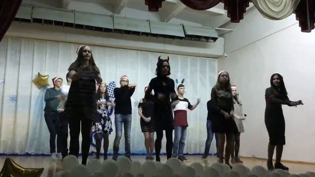 Новогодний танец 8Б смотреть онлайн