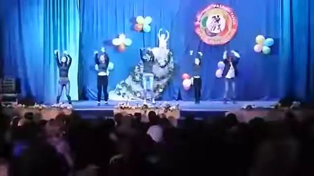 Танец под песню Daddy группа супер стар)концовка вообще бомба✔ смотреть онлайн