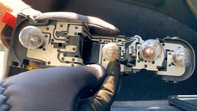 2011 Mini Cooper Countryman S All4 R60 Taillight Bulb Replacement