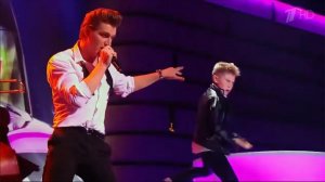 Алексей Воробьев и Владимир Цымбалюк в "Лучше всех!" с номером Blue suede shoes