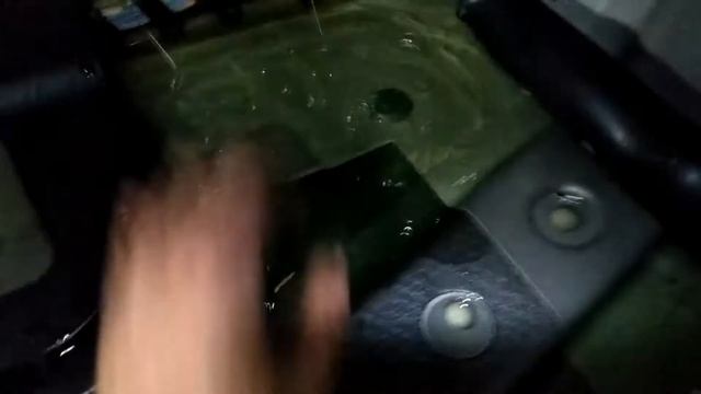 Лопнул шланг подачи омывайки на заднее стекло RR Sport II смотреть онлайн