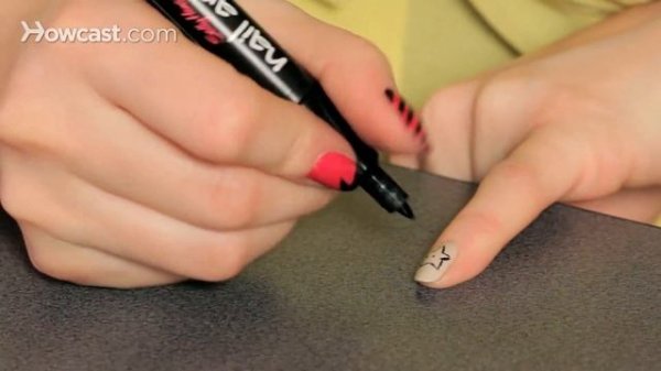 How to Do a Nautical Star Design | Nail Art Designs