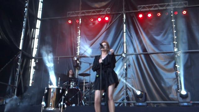 Обе Две - 3 по 50 [СПб. Сад Меншикова. 09.06.2022] смотреть онлайн