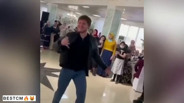 НА НИХ МОЖНО СМОТРЕТЬ ВЕЧНО!🔥🔥ЭТА ТАНЦУЮЩАЯ ПАРА ТАНЦУЕТ ОТ ДУШИ😍🔥 смотреть онлайн