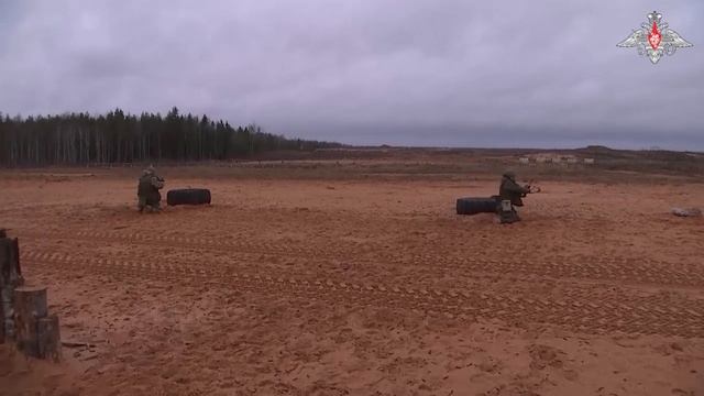 И днем и ночью смотреть онлайн