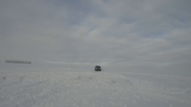 Снежный Off Road. Toyota VS Нивы. смотреть онлайн