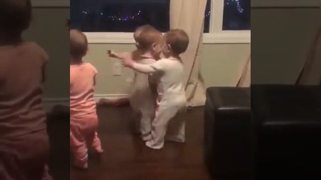 Вот как надо здороваться! УЛЬКЕН смотреть онлайн