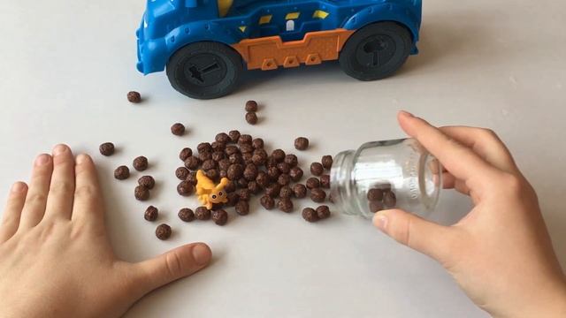 Подъемныйкран везет крупу | ищем игрушки | мелкая моторика смотреть онлайн