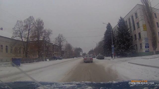 На МТ по первому снегу в городе смотреть онлайн