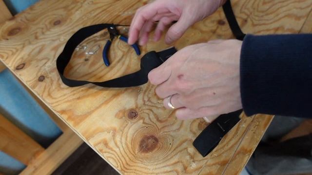 【軽バン車中泊DIY】折り畳みテーブルを作る | 新車ハイゼットカーゴでバンライフ