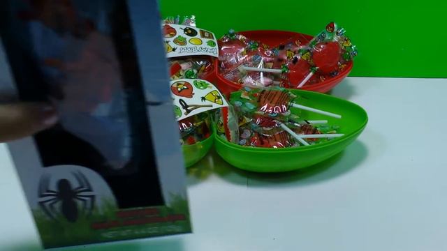 Angry Birds Jumbo Easter Surprise Eggs with Spider-Man & Jake and Never-land Pirate Chocolate Egg смотреть онлайн
