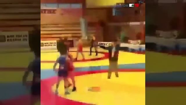 Борец:не важен ты боксер или каратист для борца ты лишь артист смотреть онлайн