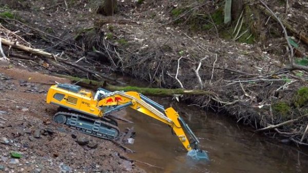 Geeks & Nerds Rule the World - "Digging Deep" - Episode 1 - K970 1/14 Excavator | RC ADVENTURES