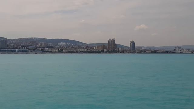Вид на Новороссийск с моря. смотреть онлайн