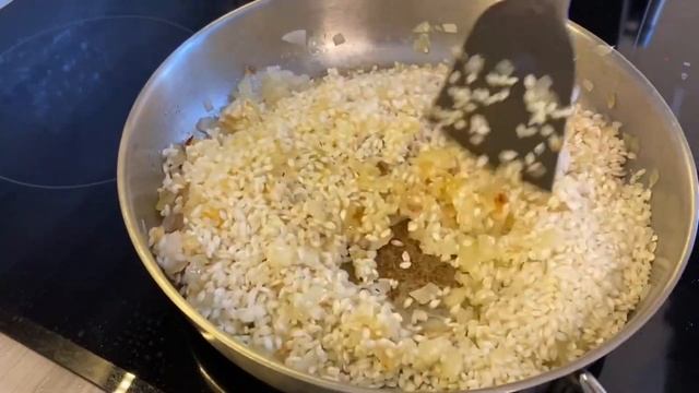 Зеленое РИЗОТТО с МОРЕПРОДУКТАМИ за 15 МИНУТ I Простой и Быстрый Рецепт I С вами Андрей смотреть онлайн