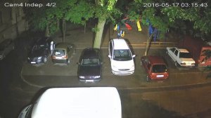 Неудачная попытка снять колпаки с колёс автомобилей