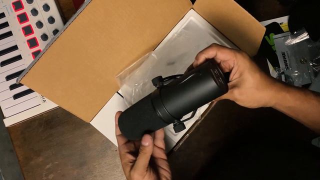Mic on "STEROIDS" ! Shure SM7B Unboxing & Review смотреть онлайн