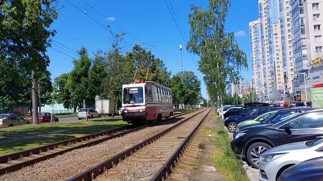 ЛМ-99К следует по Выборгскому шоссе. смотреть онлайн