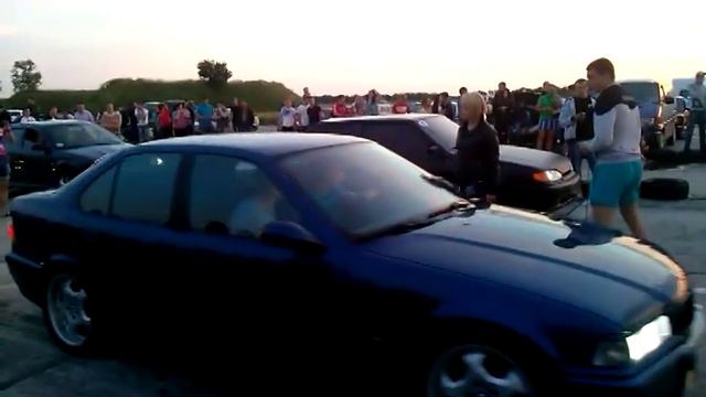 BMW 320 vs Lada 2113 смотреть онлайн
