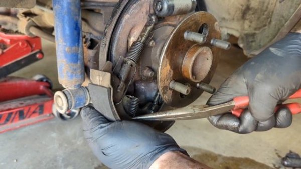 1983 Toyota Tercel 4wd: Rear drum brakes. tips, tricks and information!