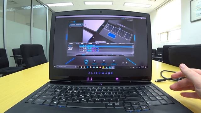 Alienware 17 R4 1080GTX + UHD and Vindicator 17 2.0 Backpack смотреть онлайн