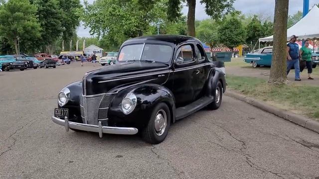 Car Shows {1950s 1960s} Classic Cars Chrome American Classic Car Show Circuit US