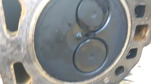 Ремонт двигателя R 195  (головка )