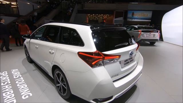 TOYOTA AURIS TOURING SPORTS HYBRID PEARL WHITE WALKAROUND + INTERIOR смотреть онлайн