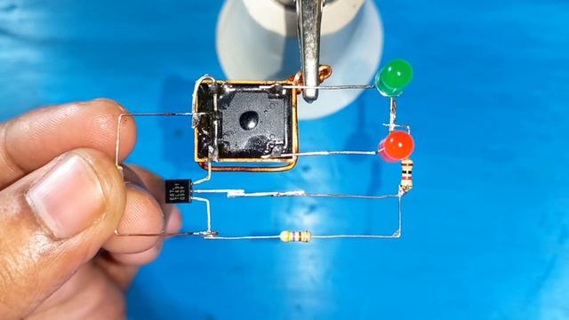 Simple Auto cut off 12 volt battery charger circuit |@Lighting Tips смотреть онлайн