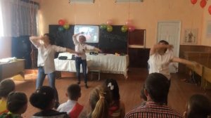 Танец родителей.. выпускной 2017(4-й класс) с.  Челаку Ноу