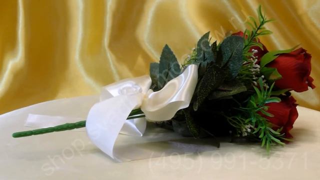 Свадебный букет-дублёр из красных роз с лентой цвета айвори №26 смотреть онлайн