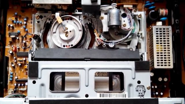 DAEWOO DV-F44D Video Cassette Recorder - Перемотка к началу и выброс кассеты смотреть онлайн