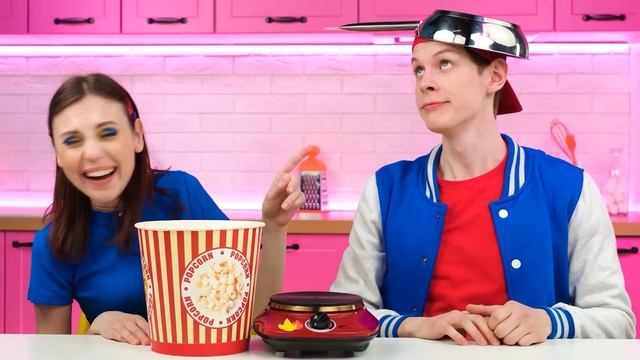 Мы протестировали популярные лайфхаки из TikTok | Смешные челленджи от FUN FOOD смотреть онлайн