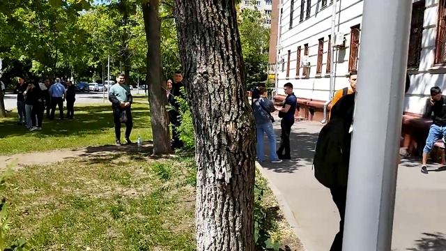 Эвакуация Кузьминского райсуда Москвы. 29.05.2023 смотреть онлайн
