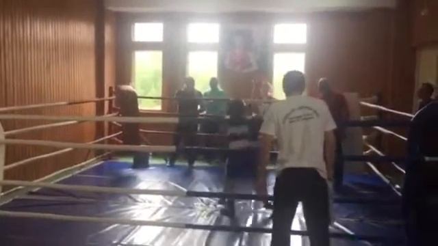 Елисей Годовиков (красный угол), Открытый ринг в боксерском клубе "Надежда" - 1 раунд смотреть онлайн