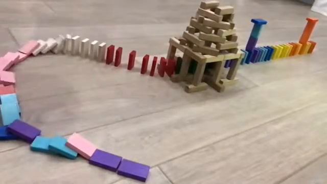 Домино с замком / Domino