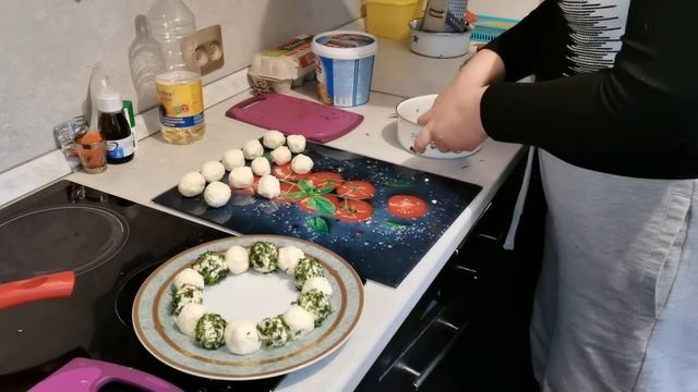 Сырные шарики с жареным грецкими орехом/ Рецепт - вкуснейший картофель?/Мама на горках катается? смотреть онлайн