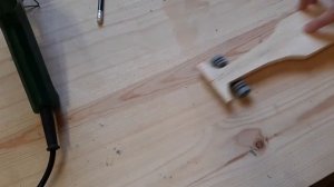 Простая машинка на пульте управления своими руками